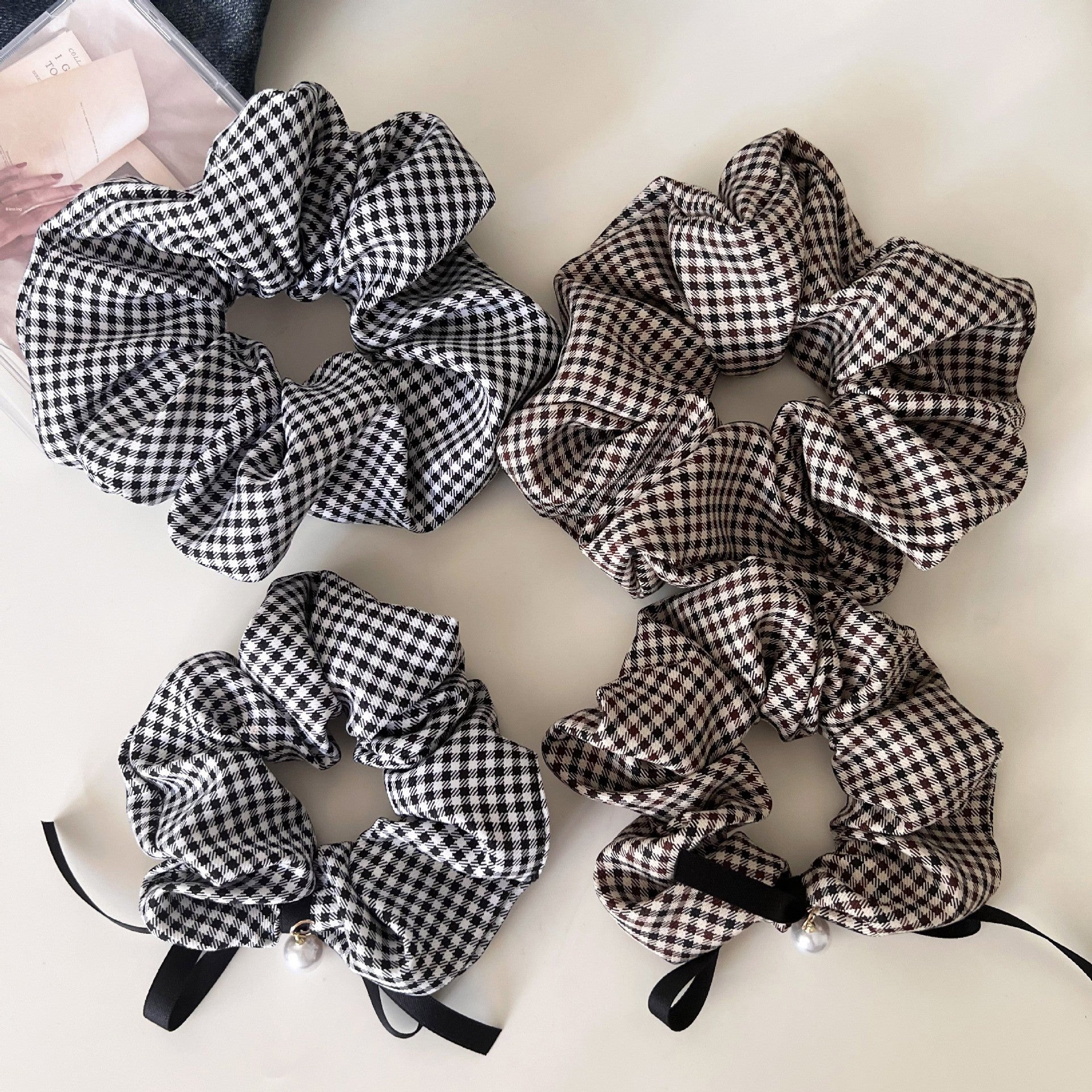 New Style Checkered Scrunchies In Black & White, Classic Hair Accessories With Trendy Pattern