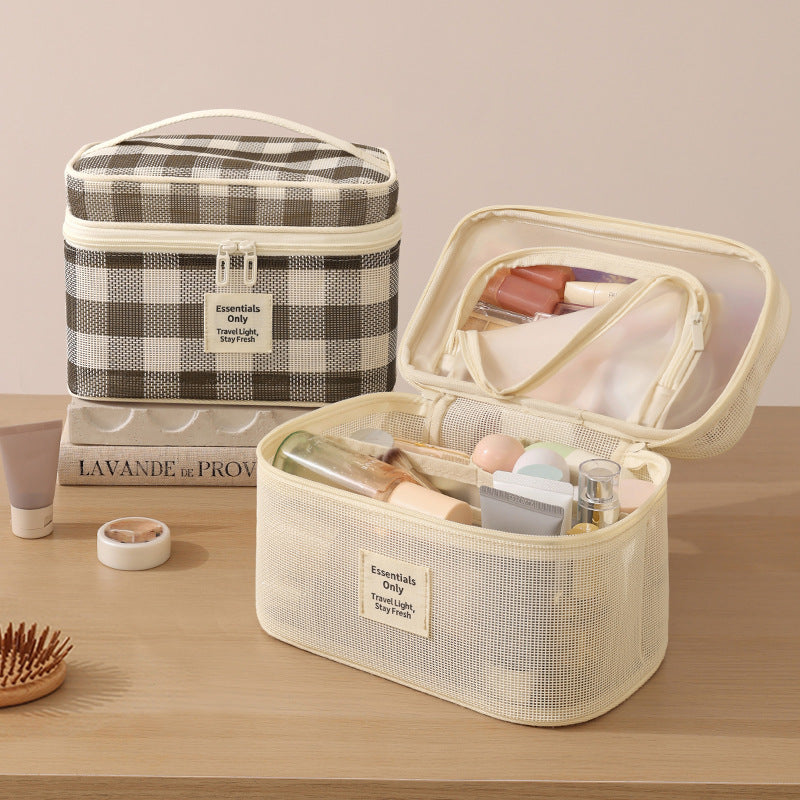 Lattice Cosmetic Bag In Stylish Design For Convenient Storage
