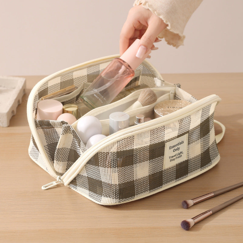 Lattice Net Cosmetic Bag Featuring Durable Design For Easy Storage And Travel