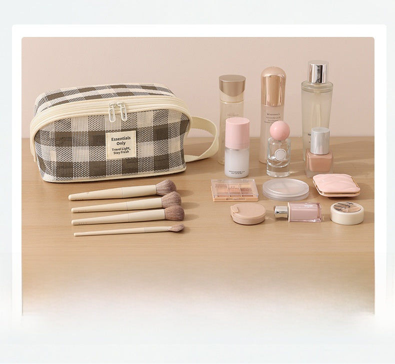 Lattice Net Cosmetic Bag Featuring Durable Design For Easy Storage And Travel
