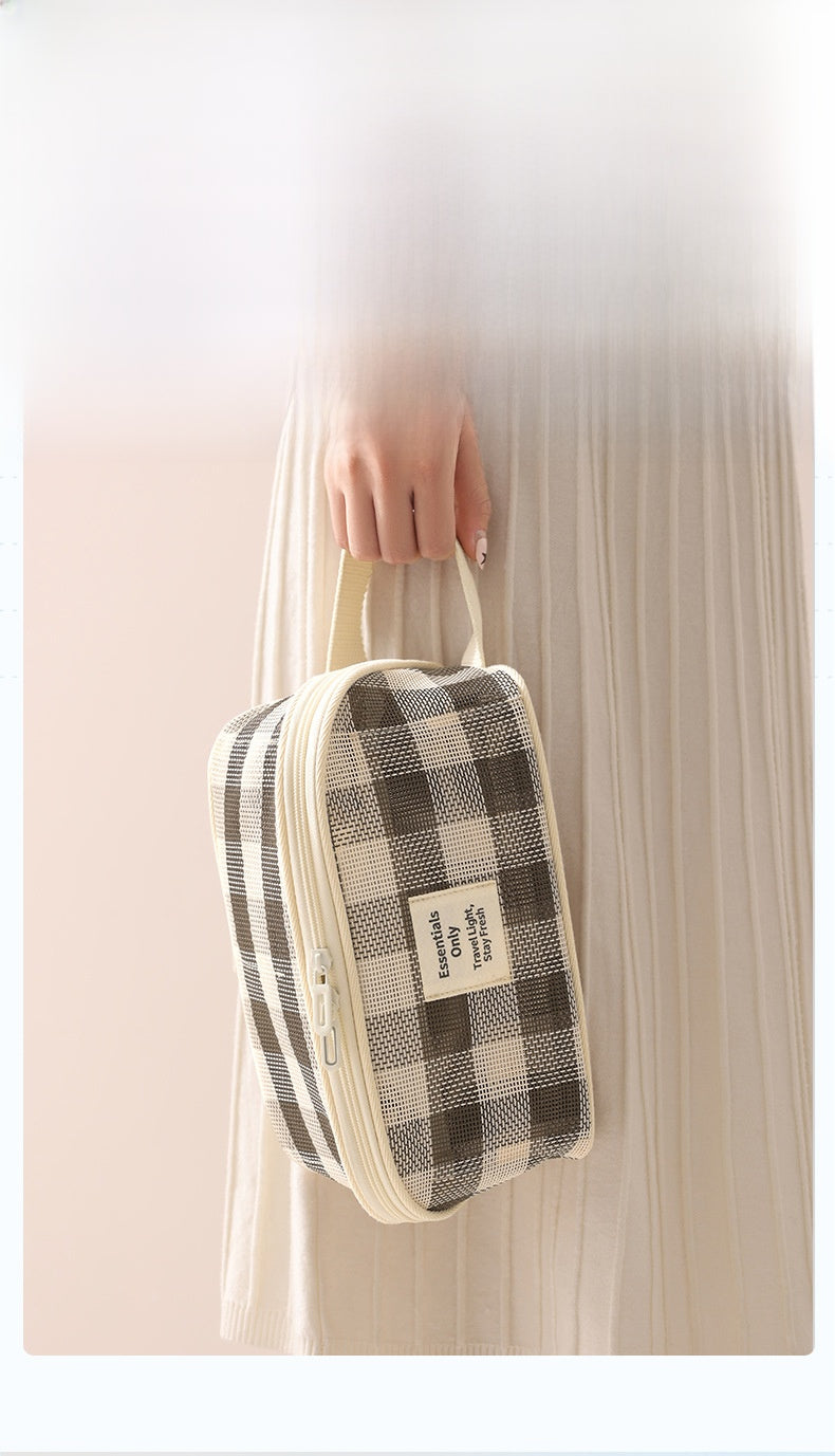 Lattice Net Cosmetic Bag Featuring Durable Design For Easy Storage And Travel