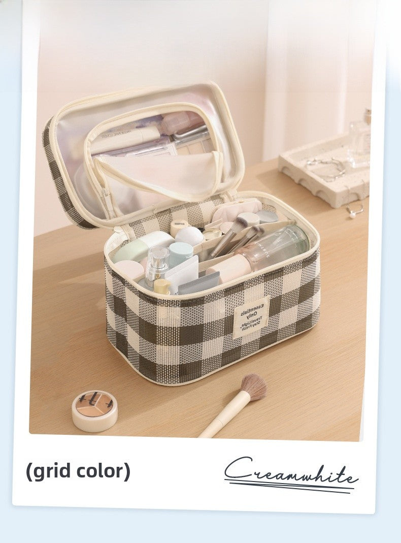 Lattice Cosmetic Bag In Stylish Design For Convenient Storage