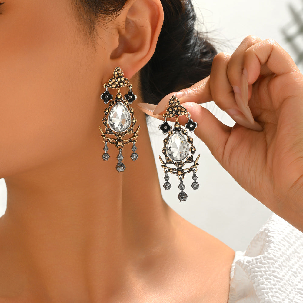 Water Droplets For Women Retro Zinc Alloy Earring With Distressed Craft And Rhinestone Inlay, Perfect For Banquet