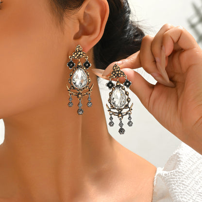 Water Droplets For Women Retro Zinc Alloy Earring With Distressed Craft And Rhinestone Inlay, Perfect For Banquet