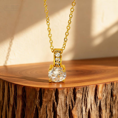 Round Necklace For Elegant Style In Golden Color