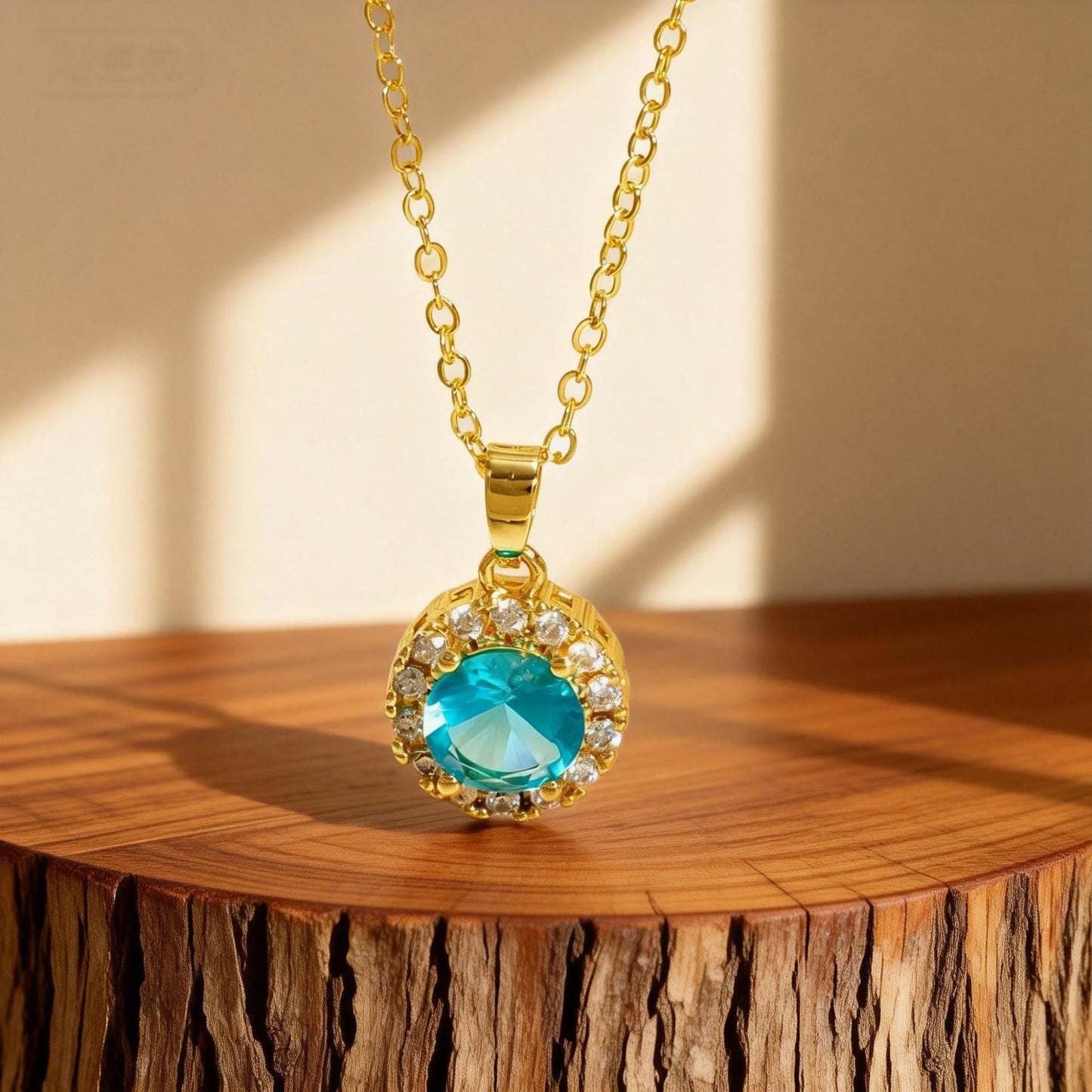Round Necklace For Elegant Style In Golden Color