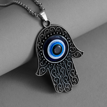 Devil's Eye Necklace In Silver, Perfect For Stylish And Unique Accessories