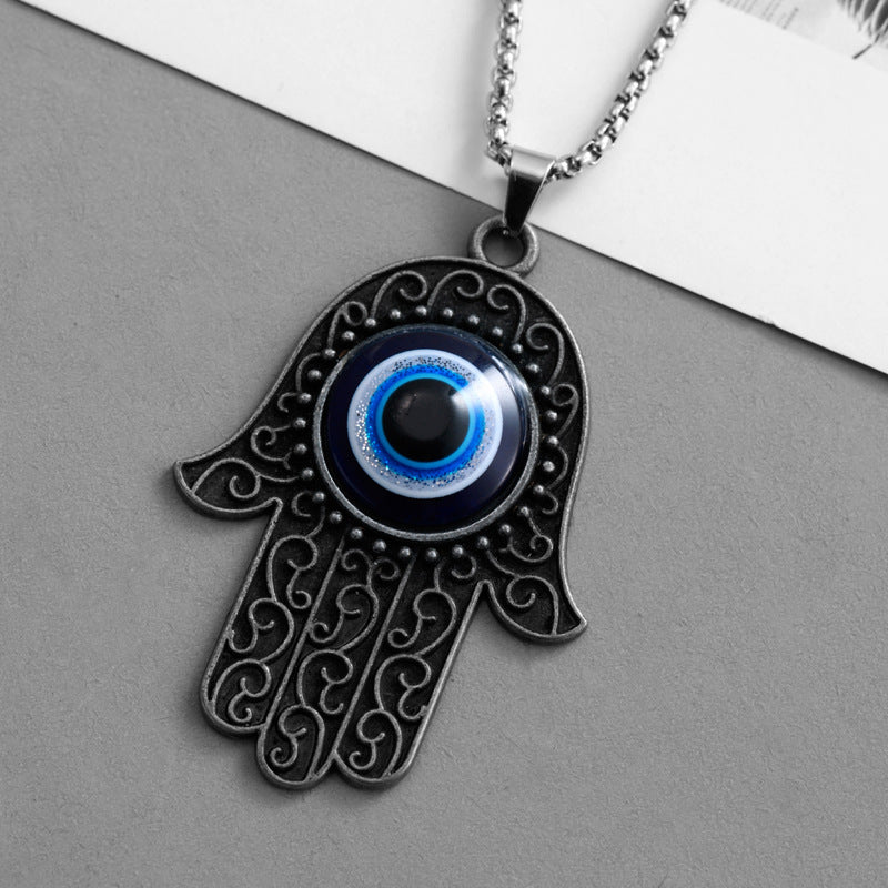 Devil's Eye Necklace In Silver, Perfect For Stylish And Unique Accessories