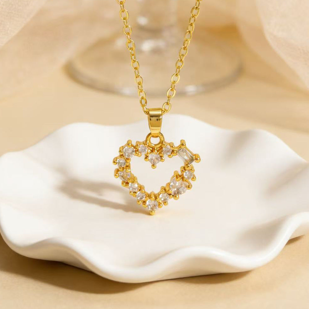 Heart Shape Necklace For Women In Copper With Zircon Inlay