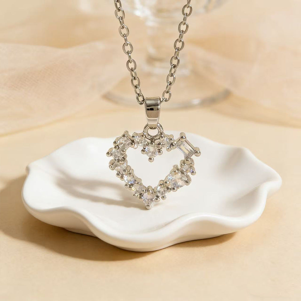 Heart Shape Necklace For Women In Copper With Zircon Inlay
