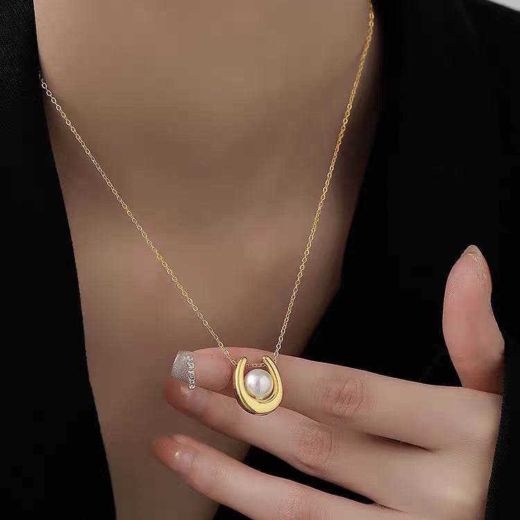 Pearl Necklace For Women In Titanium Steel With 14K Real Gold Plated Cable Chain Featuring Elegant Pearl Inlay