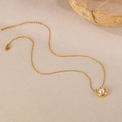 Pearl Necklace For Women In Titanium Steel With 14K Real Gold Plated Cable Chain Featuring Elegant Pearl Inlay