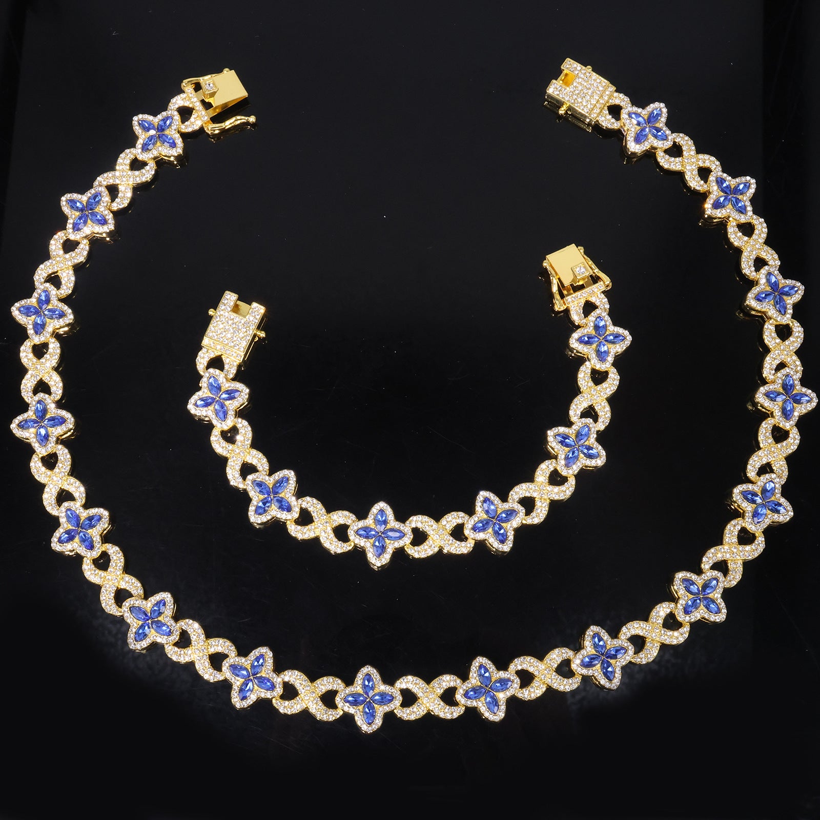 Four Leaf Clover Necklace For Unisex Featuring Golden Zinc Alloy With Glass Inlay And Cuban Link Chain