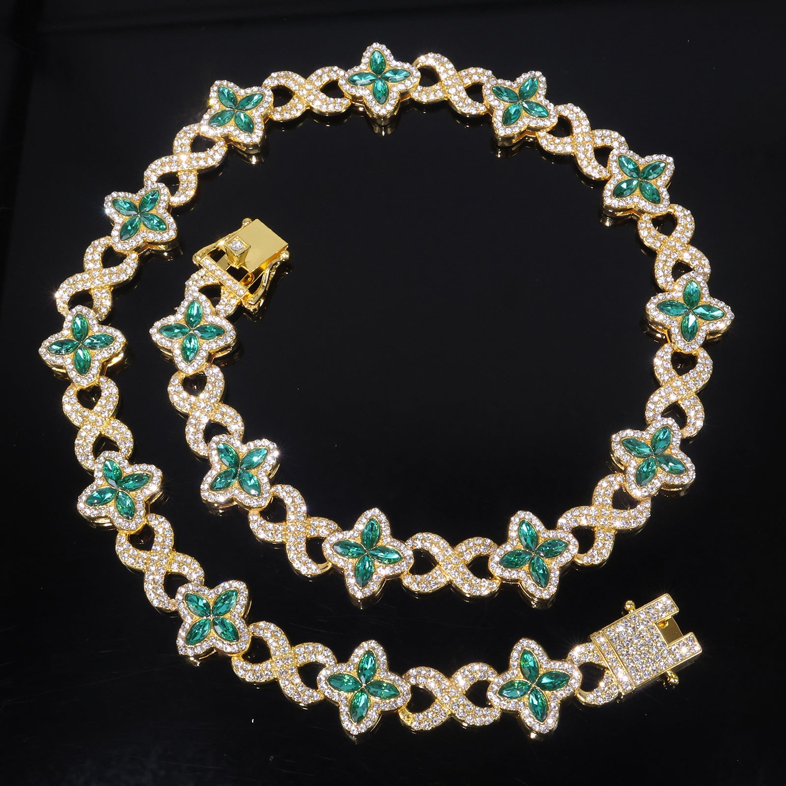 Four Leaf Clover Necklace For Unisex Featuring Golden Zinc Alloy With Glass Inlay And Cuban Link Chain