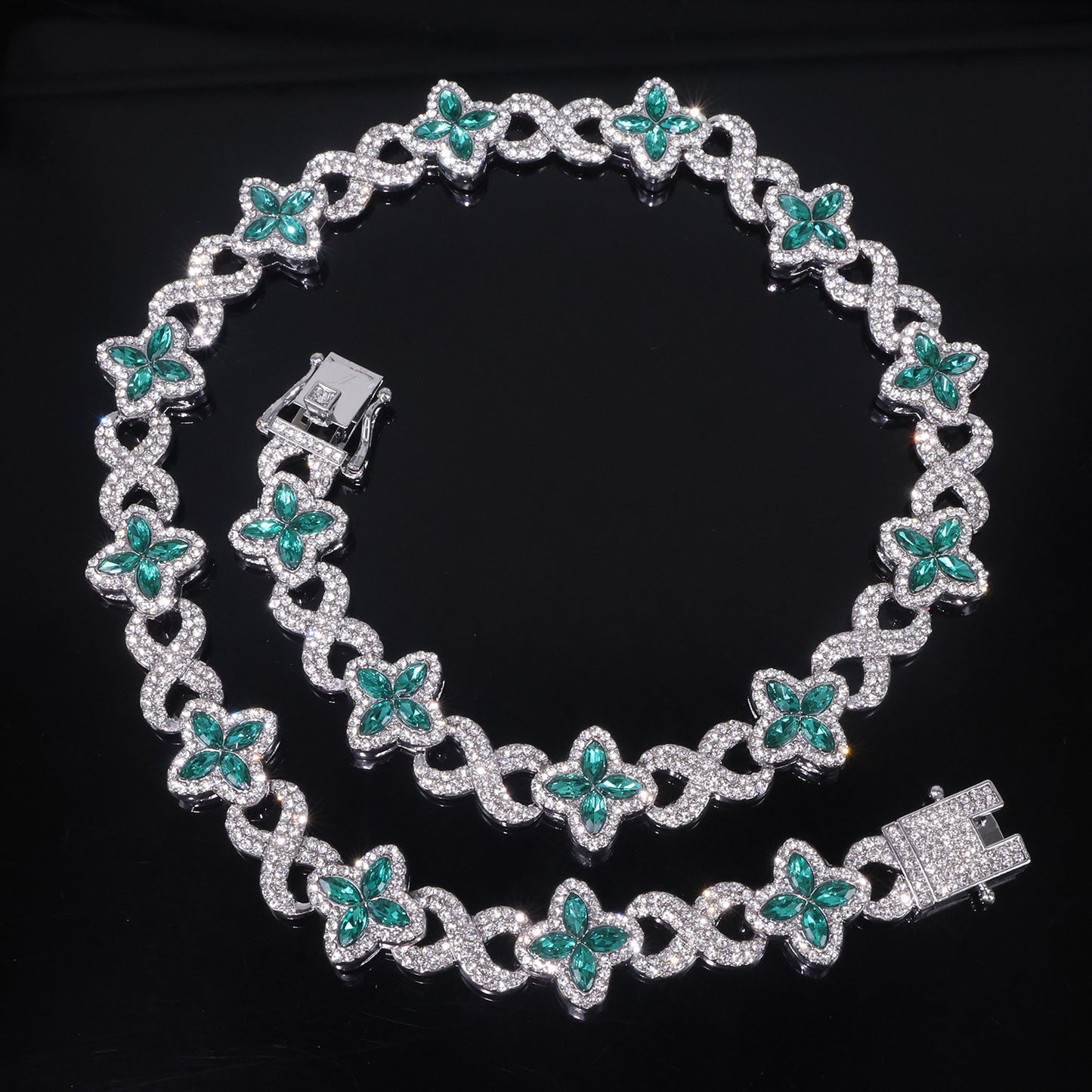 Four Leaf Clover Necklace For Unisex Featuring Golden Zinc Alloy With Glass Inlay And Cuban Link Chain