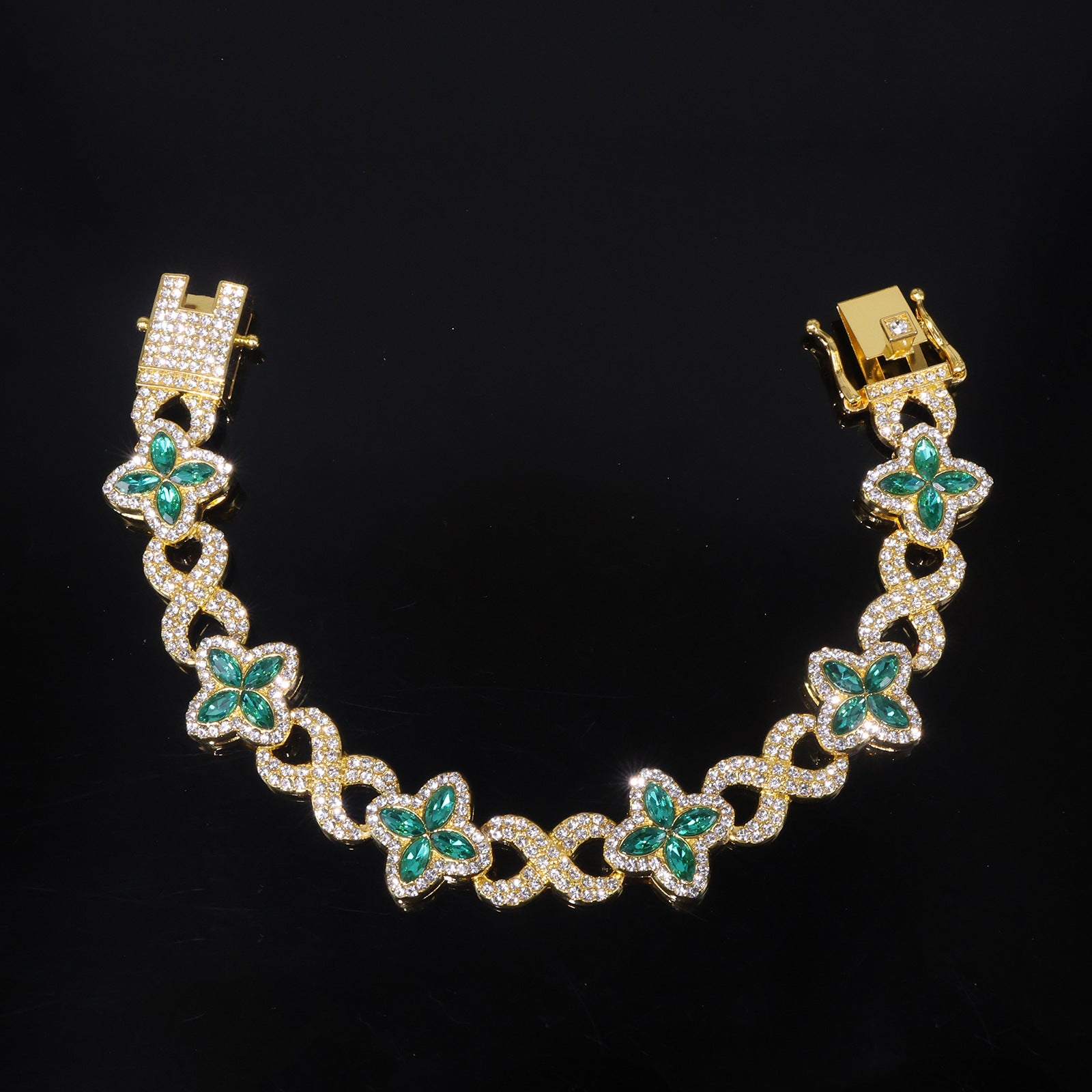 Four Leaf Clover Necklace For Unisex Featuring Golden Zinc Alloy With Glass Inlay And Cuban Link Chain