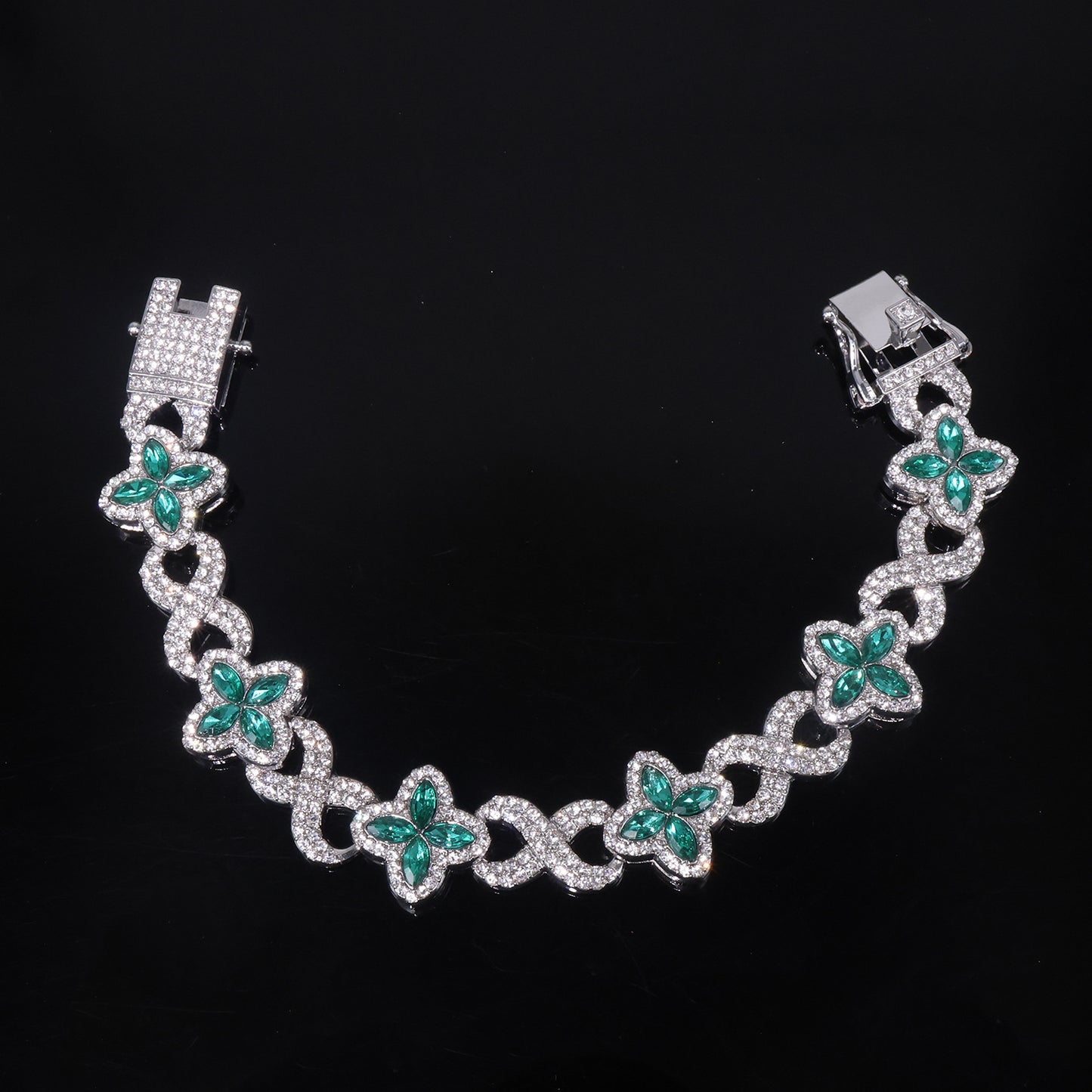 Four Leaf Clover Necklace For Unisex Featuring Golden Zinc Alloy With Glass Inlay And Cuban Link Chain