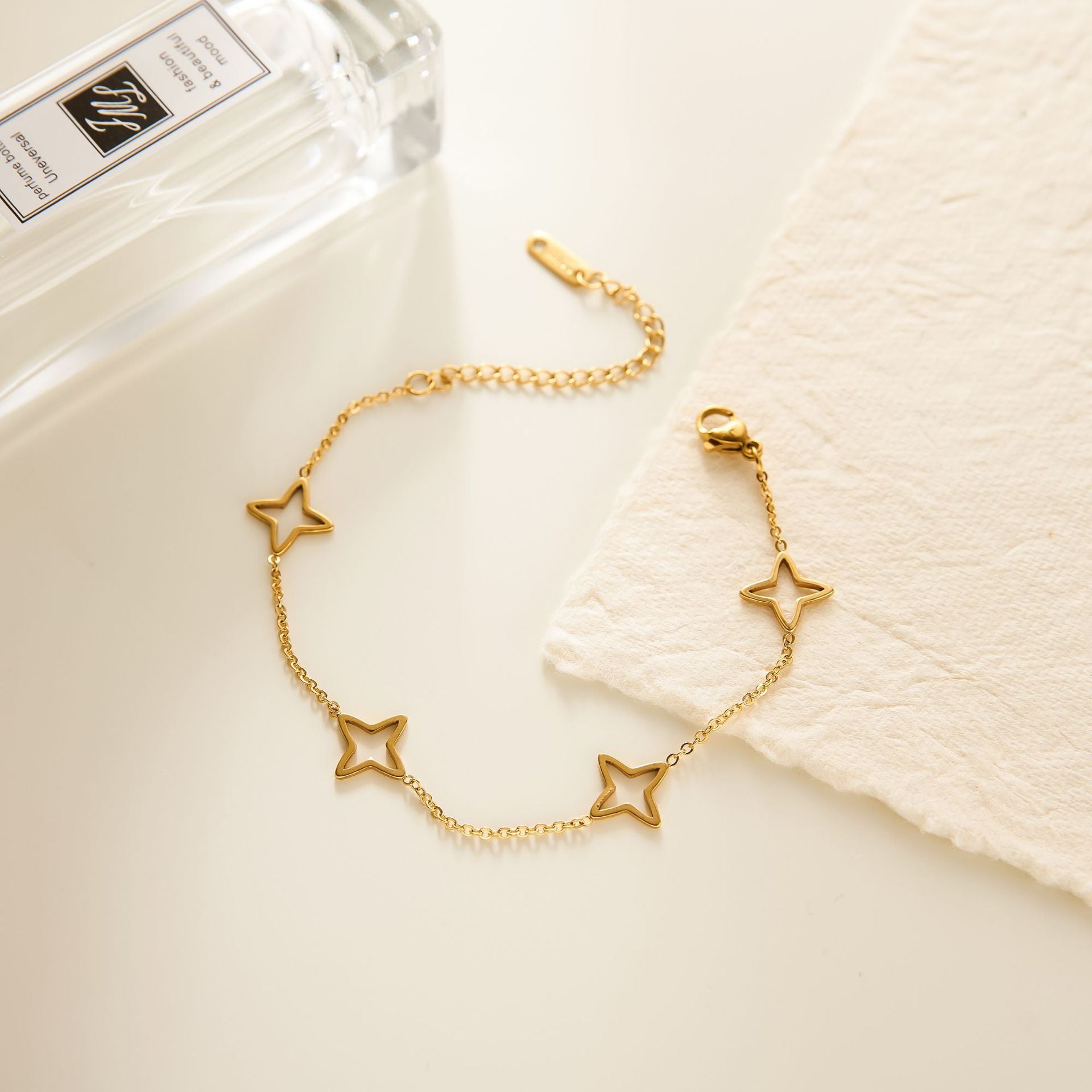 Star Pattern Women’s Titanium Steel Bracelets For Everyday Wear Featuring Electroplated 14K Real Gold Plated Cable Chain