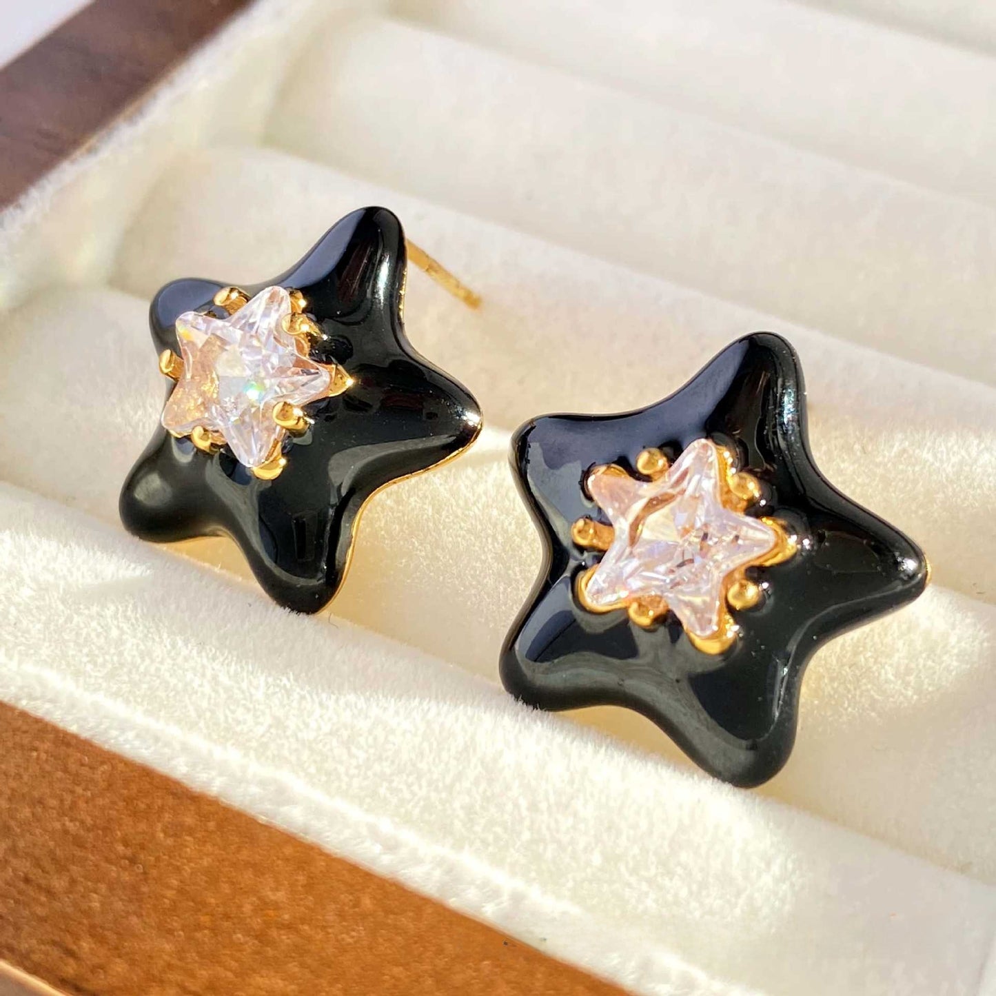 Sweet Pink Flowers Stud Earrings For Women With Electroplated Gold Plating Process