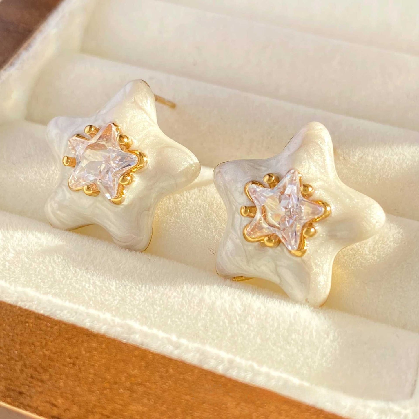 Sweet Pink Flowers Stud Earrings For Women With Electroplated Gold Plating Process