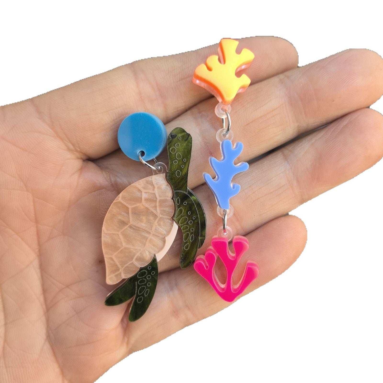 Handmade Retro Tortoise Necklace For Women Featuring Acrylic Inlay In A Stylish Turtle Design
