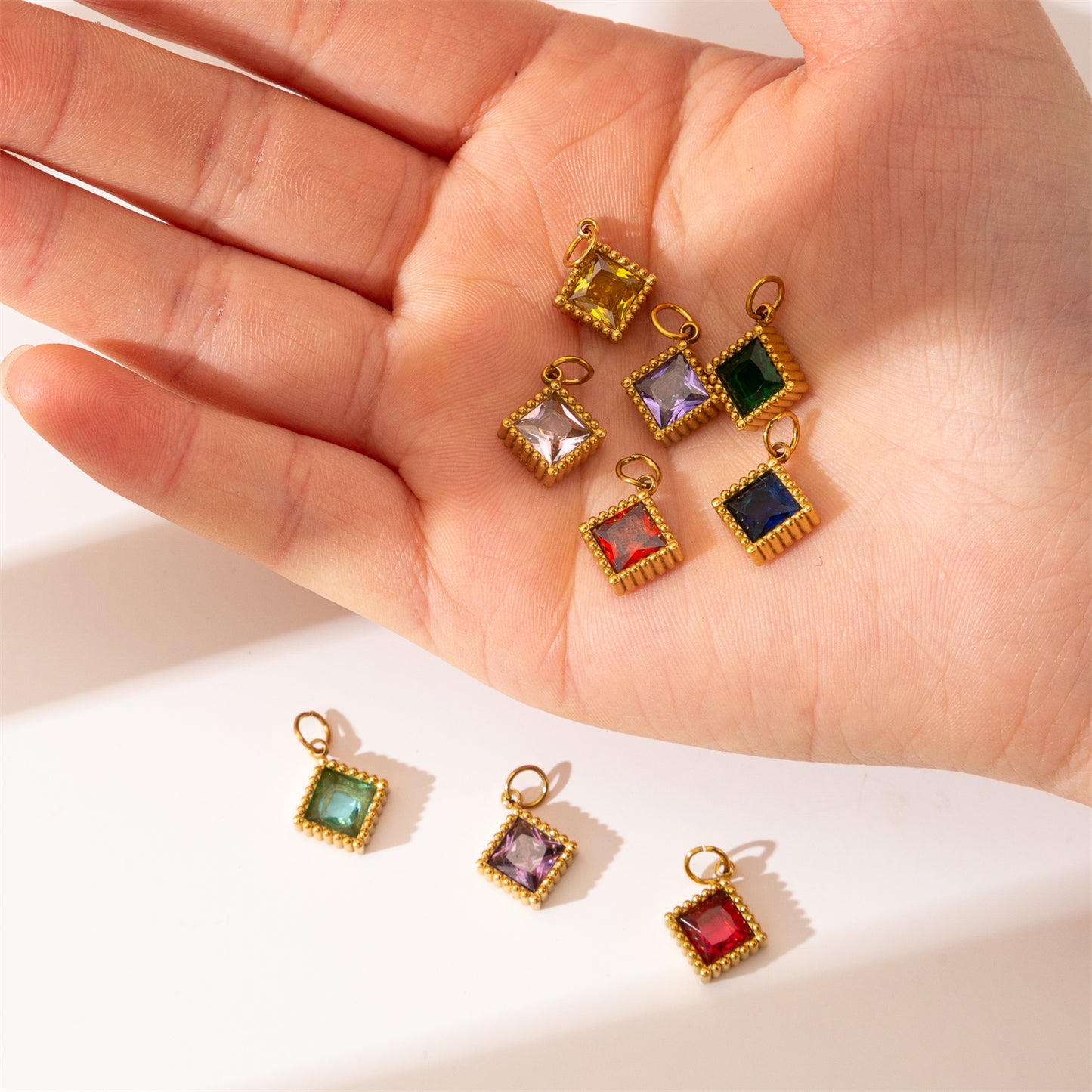 Quadrilateral Pendant Unisex Jewelry In 304 Stainless Steel With 18K Gold Plated PVD Coating And Artificial Crystal