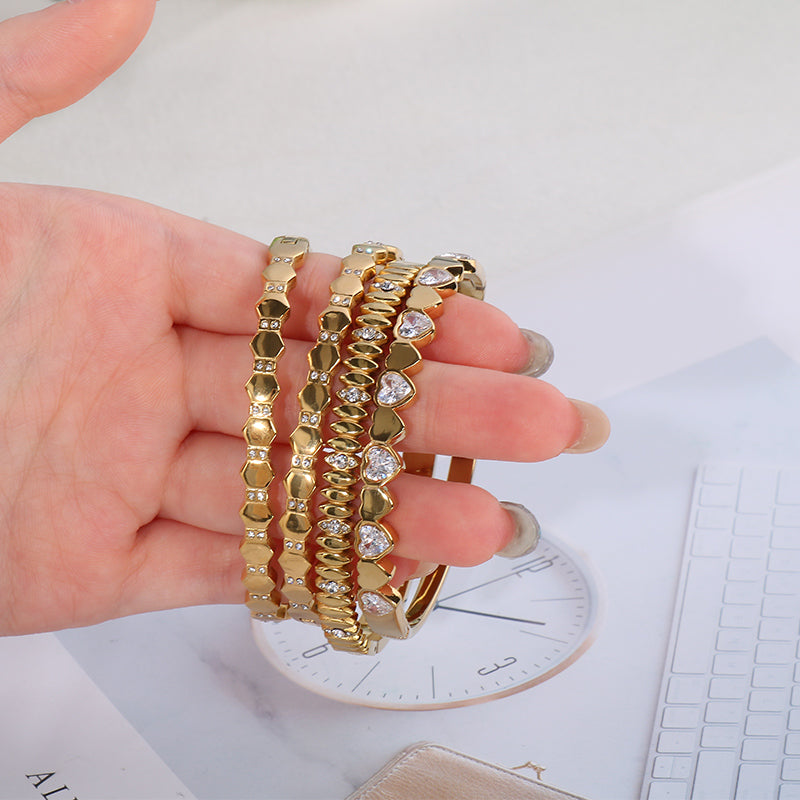 Heart Shape Three-dimensional Bangle For Women In 304 Stainless Steel With 18K Real Gold Plated And Rhinestones Inlay