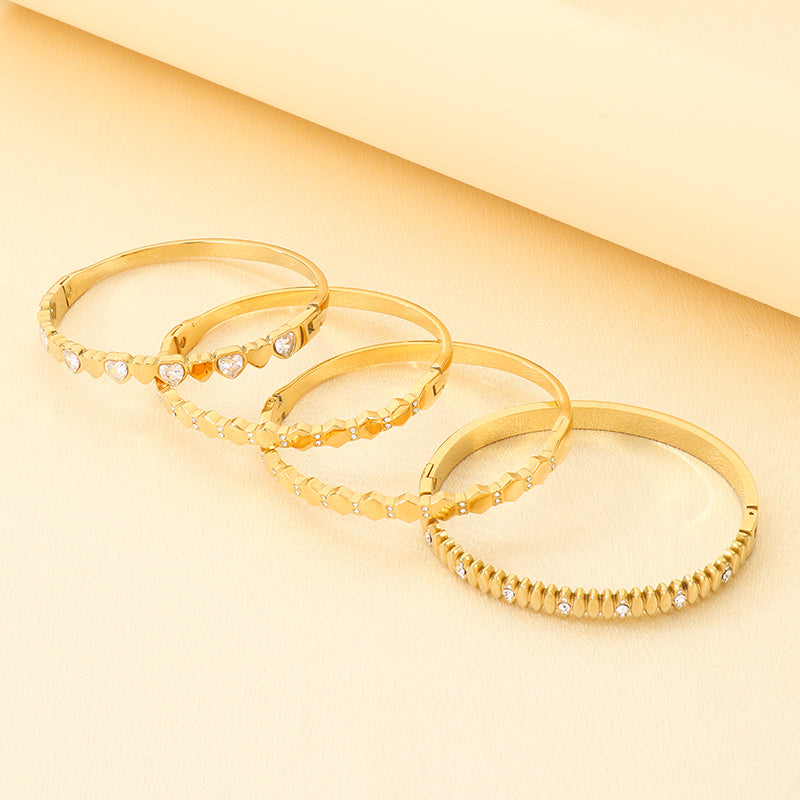 Heart Shape Three-dimensional Bangle For Women In 304 Stainless Steel With 18K Real Gold Plated And Rhinestones Inlay