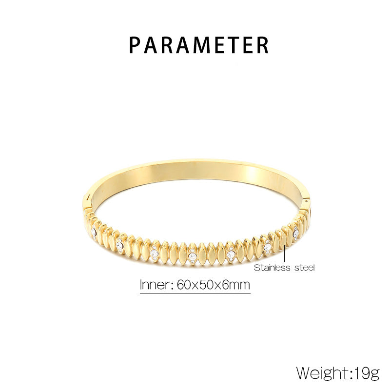Heart Shape Three-dimensional Bangle For Women In 304 Stainless Steel With 18K Real Gold Plated And Rhinestones Inlay