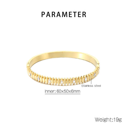 Heart Shape Three-dimensional Bangle For Women In 304 Stainless Steel With 18K Real Gold Plated And Rhinestones Inlay