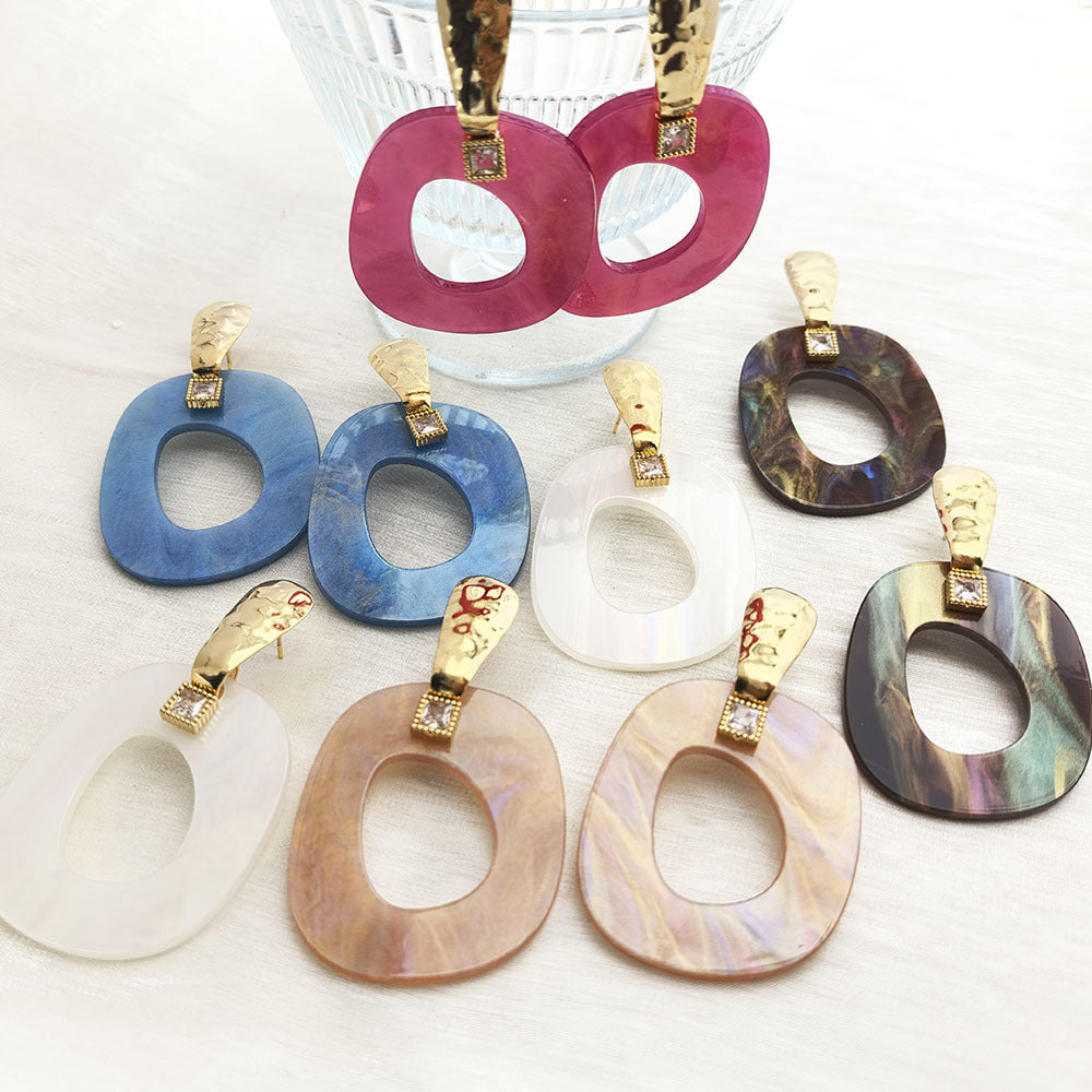 Retro Oval Resin Earrings For Women Featuring Rhinestones For Elegant Style