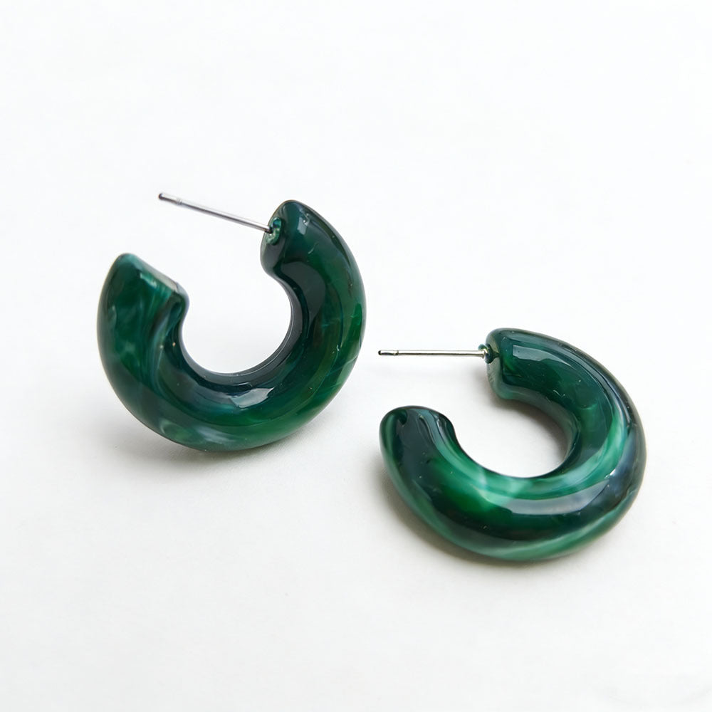 Three-dimensional Retro White Acrylic C Shape Earrings For Women Featuring Unique Design