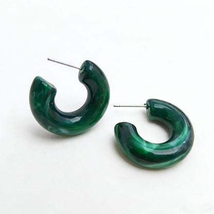 Three-dimensional Retro White Acrylic C Shape Earrings For Women Featuring Unique Design