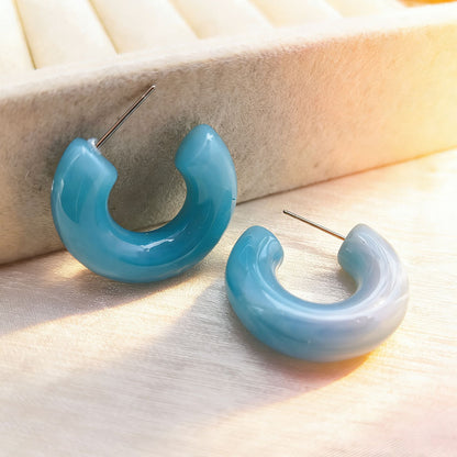 Three-dimensional Retro White Acrylic C Shape Earrings For Women Featuring Unique Design