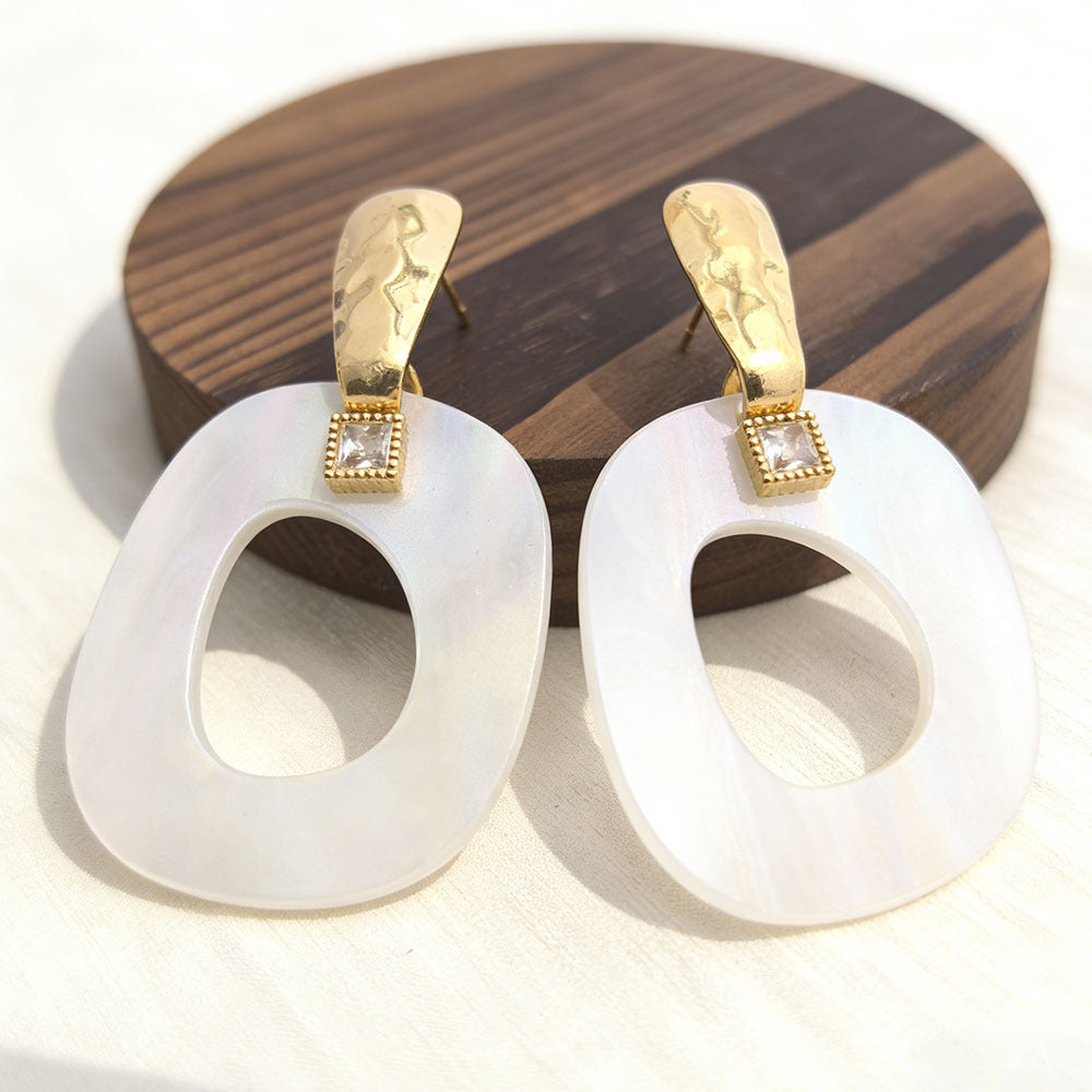 Retro Oval Resin Earrings For Women Featuring Rhinestones For Elegant Style