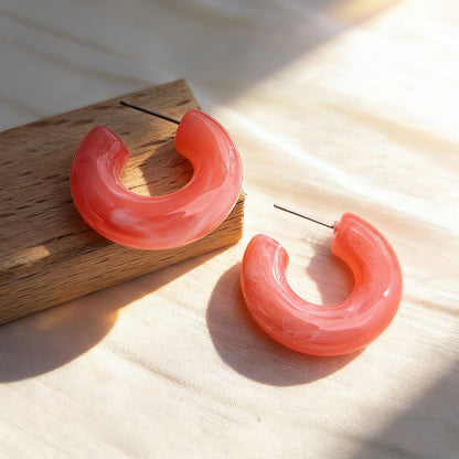 Three-dimensional Retro White Acrylic C Shape Earrings For Women Featuring Unique Design