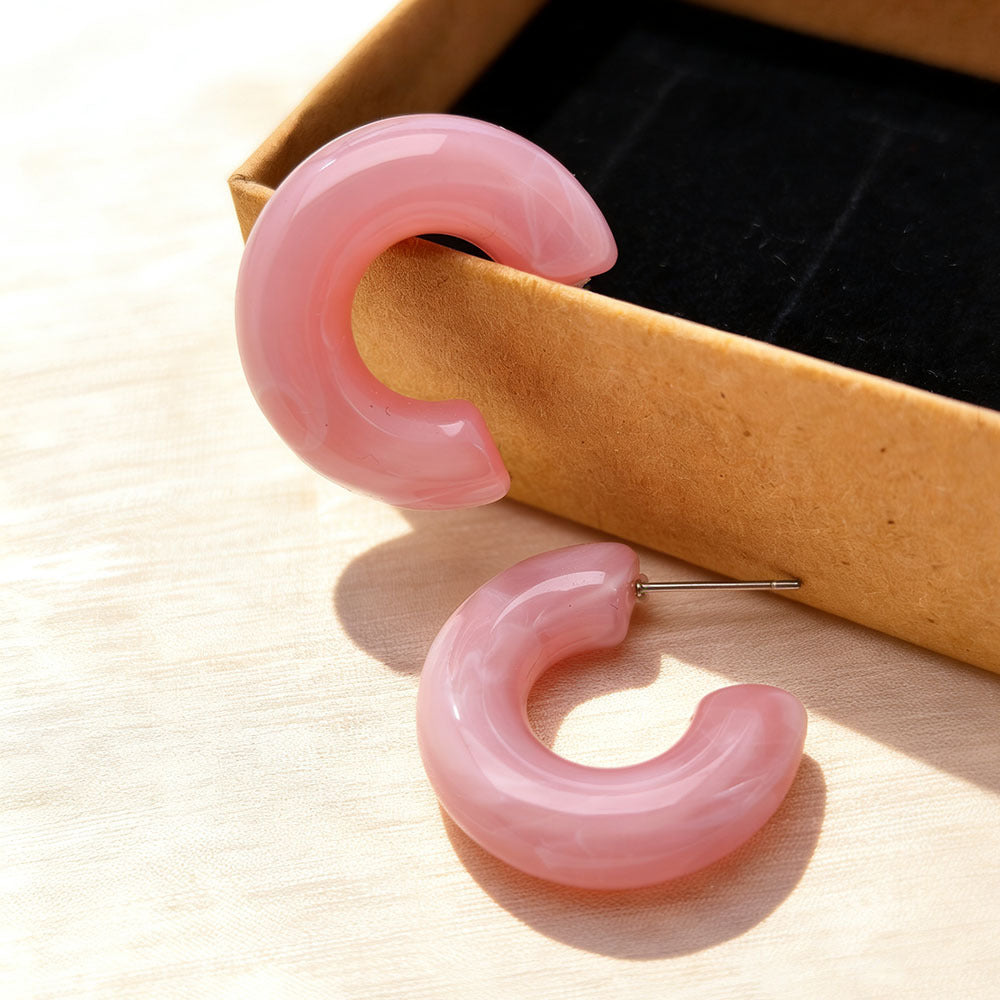 Three-dimensional Retro White Acrylic C Shape Earrings For Women Featuring Unique Design