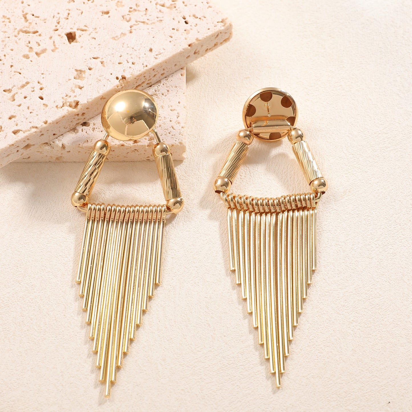 Retro Flowers Tassel Earrings For Women In Electroplated Metal Featuring Elegant Design