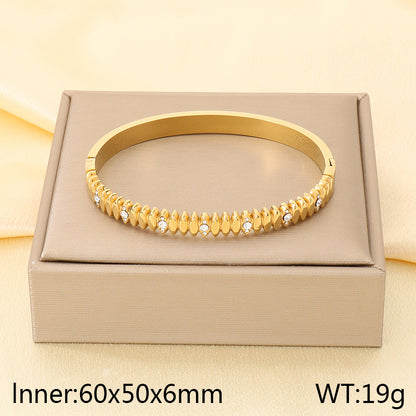 Heart Shape Three-dimensional Bangle For Women In 304 Stainless Steel With 18K Real Gold Plated And Rhinestones Inlay