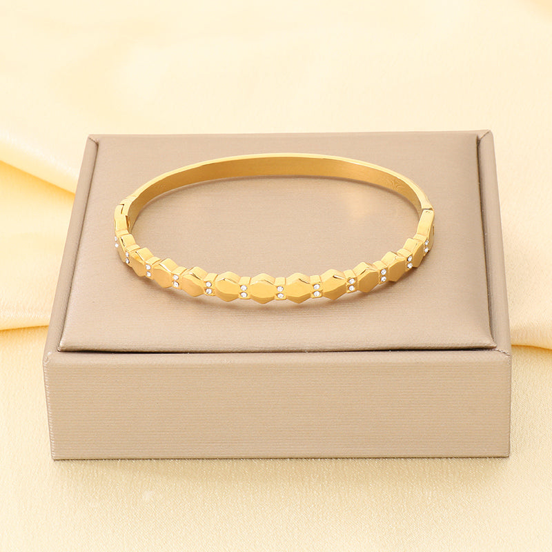 Heart Shape Three-dimensional Bangle For Women In 304 Stainless Steel With 18K Real Gold Plated And Rhinestones Inlay