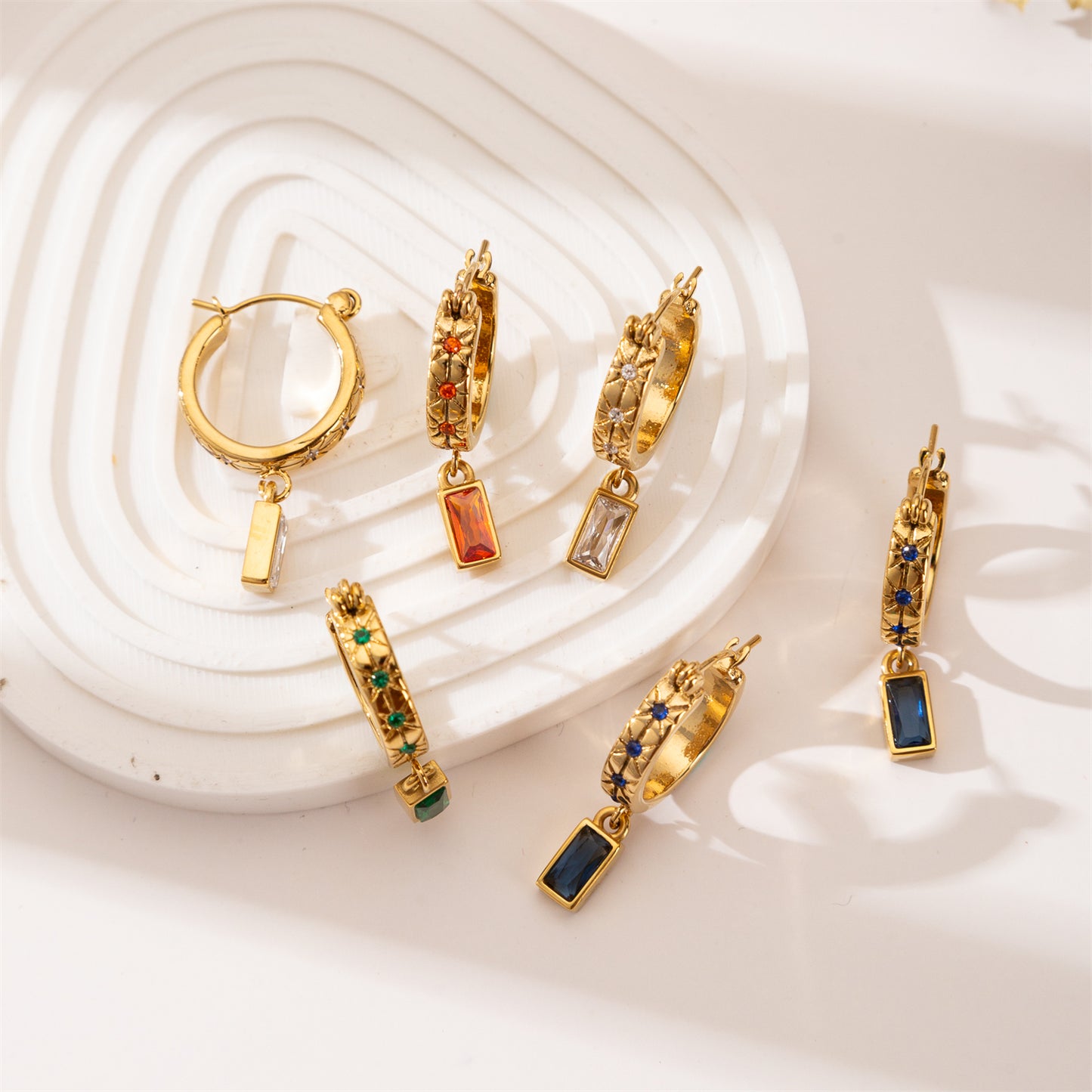 Geometric Three-dimensional Earrings For Unisex Featuring 304 Stainless Steel With 18K Real Gold Plated And Artificial Diamond Inlay