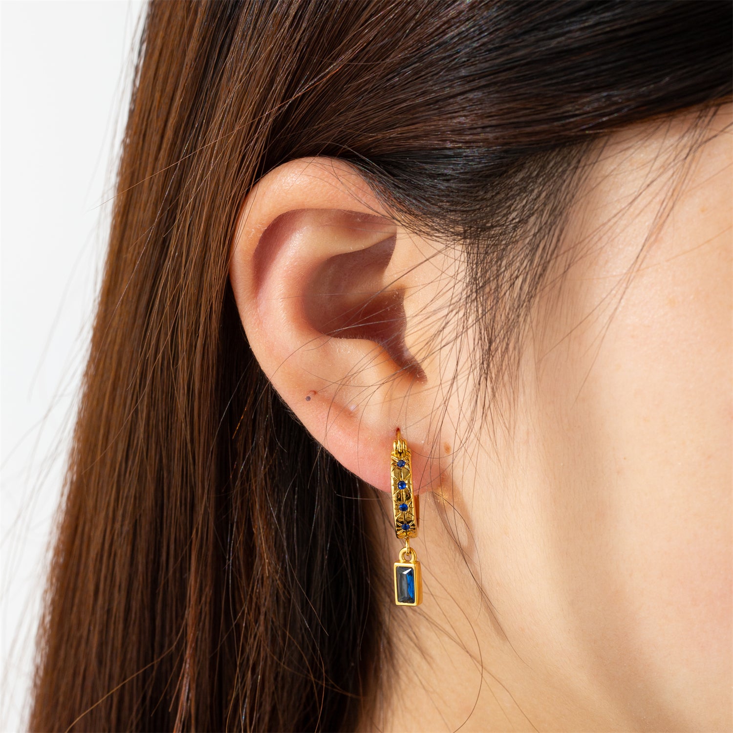 Geometric Three-dimensional Earrings For Unisex Featuring 304 Stainless Steel With 18K Real Gold Plated And Artificial Diamond Inlay