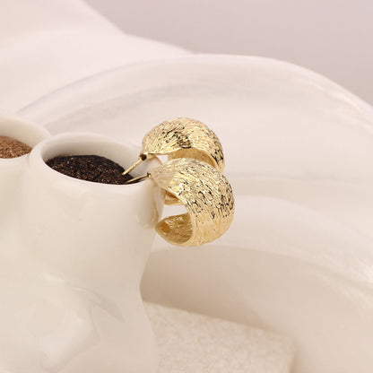 Golden Simple Style Flowers Stud Earrings For Women In Zinc Alloy With Crystal Inlay