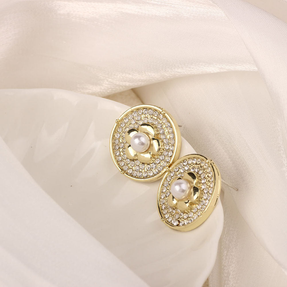 Golden Simple Style Flowers Stud Earrings For Women In Zinc Alloy With Crystal Inlay