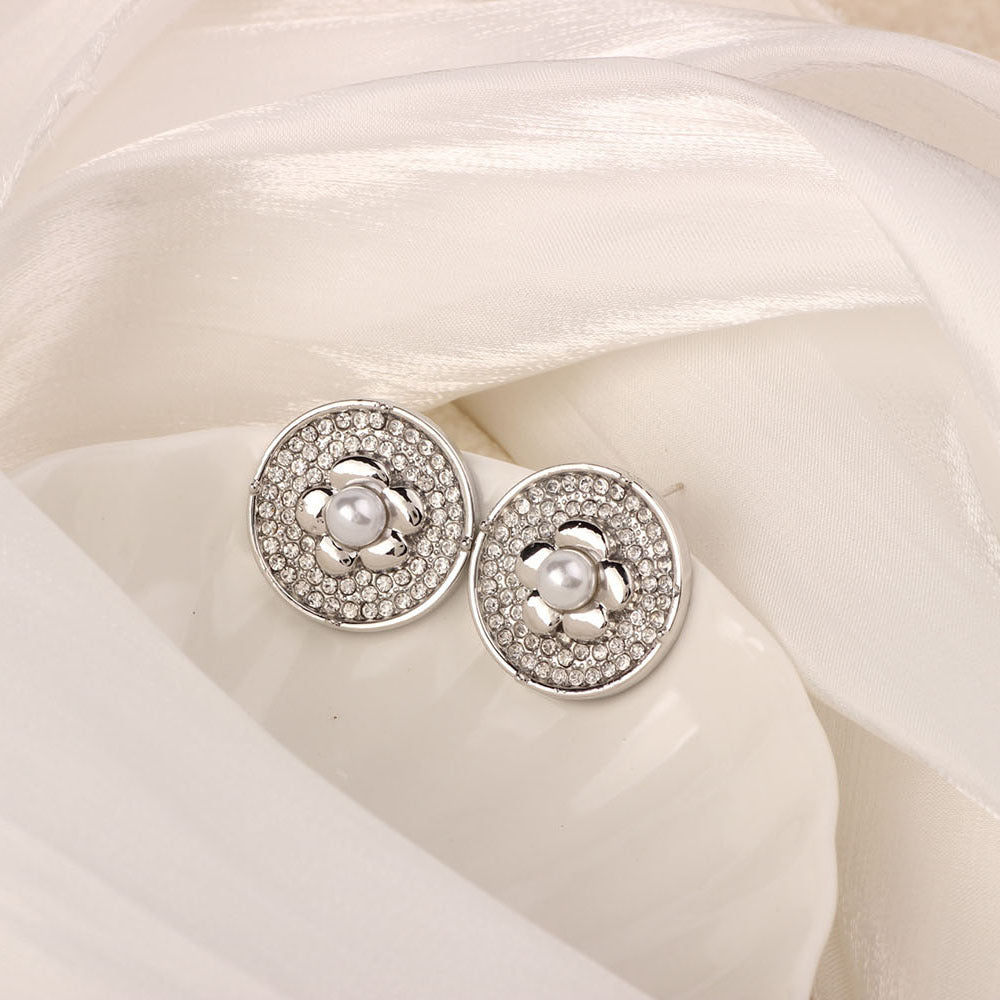 Golden Simple Style Flowers Stud Earrings For Women In Zinc Alloy With Crystal Inlay