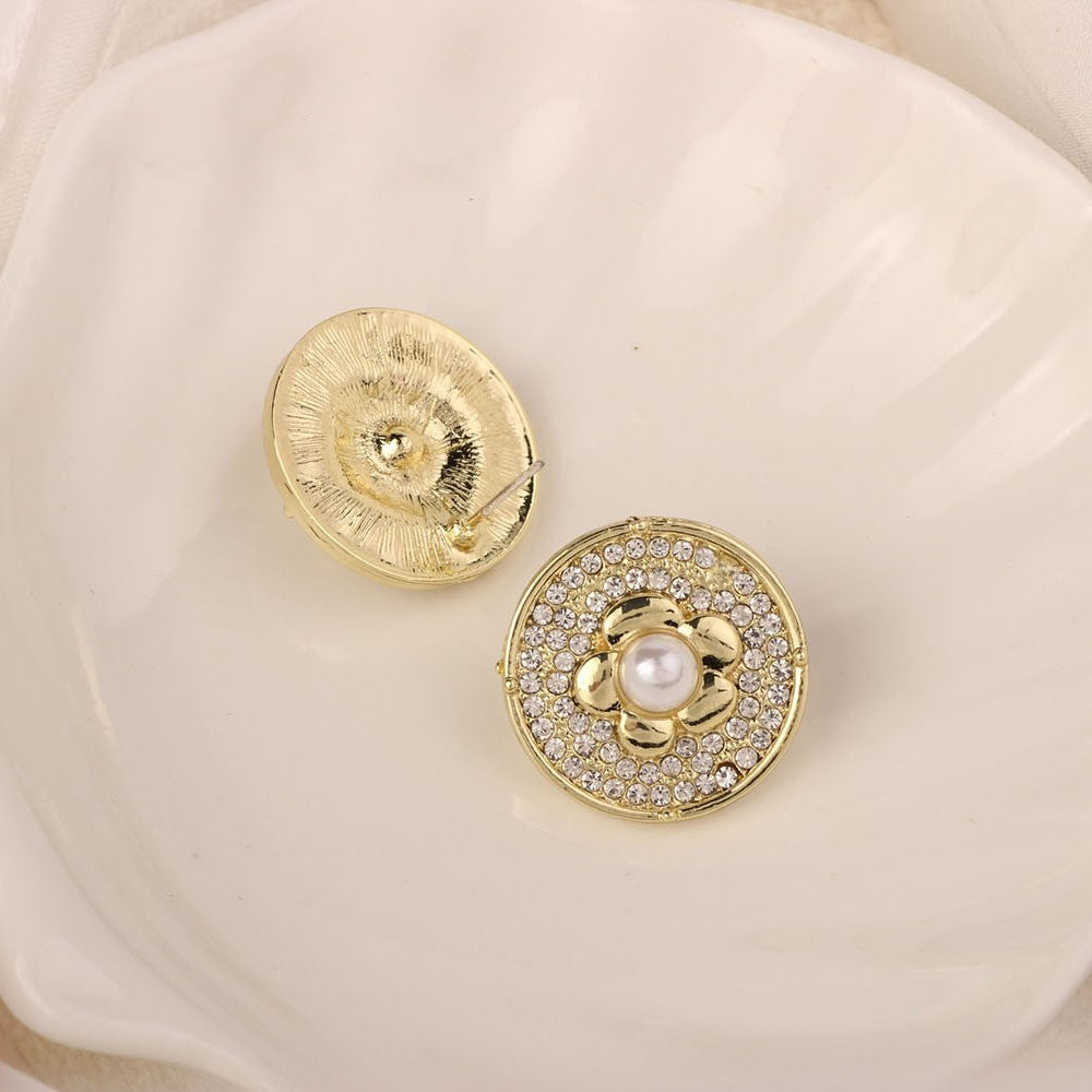 Golden Simple Style Flowers Stud Earrings For Women In Zinc Alloy With Crystal Inlay