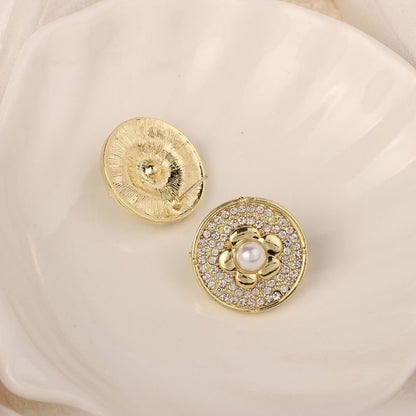 Golden Simple Style Flowers Stud Earrings For Women In Zinc Alloy With Crystal Inlay