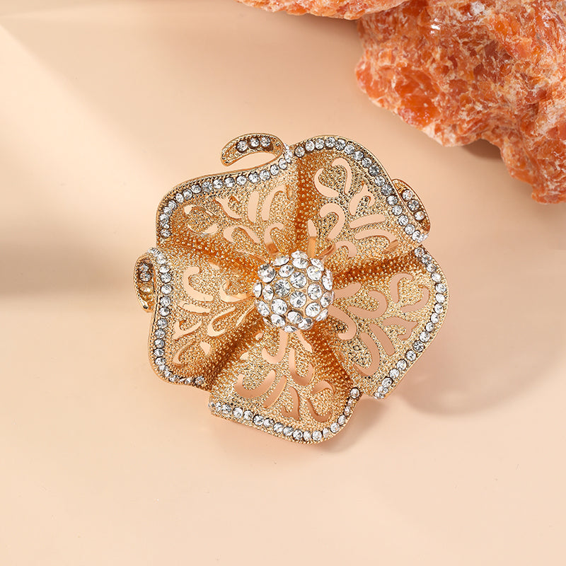 Ethnic Style Open Ring With Flowers Design, 1 PCS Package, Alloy Material With KC Golden Plated And Rhinestones Inlay