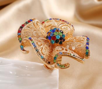 Ethnic Style Open Ring With Flowers Design, 1 PCS Package, Alloy Material With KC Golden Plated And Rhinestones Inlay