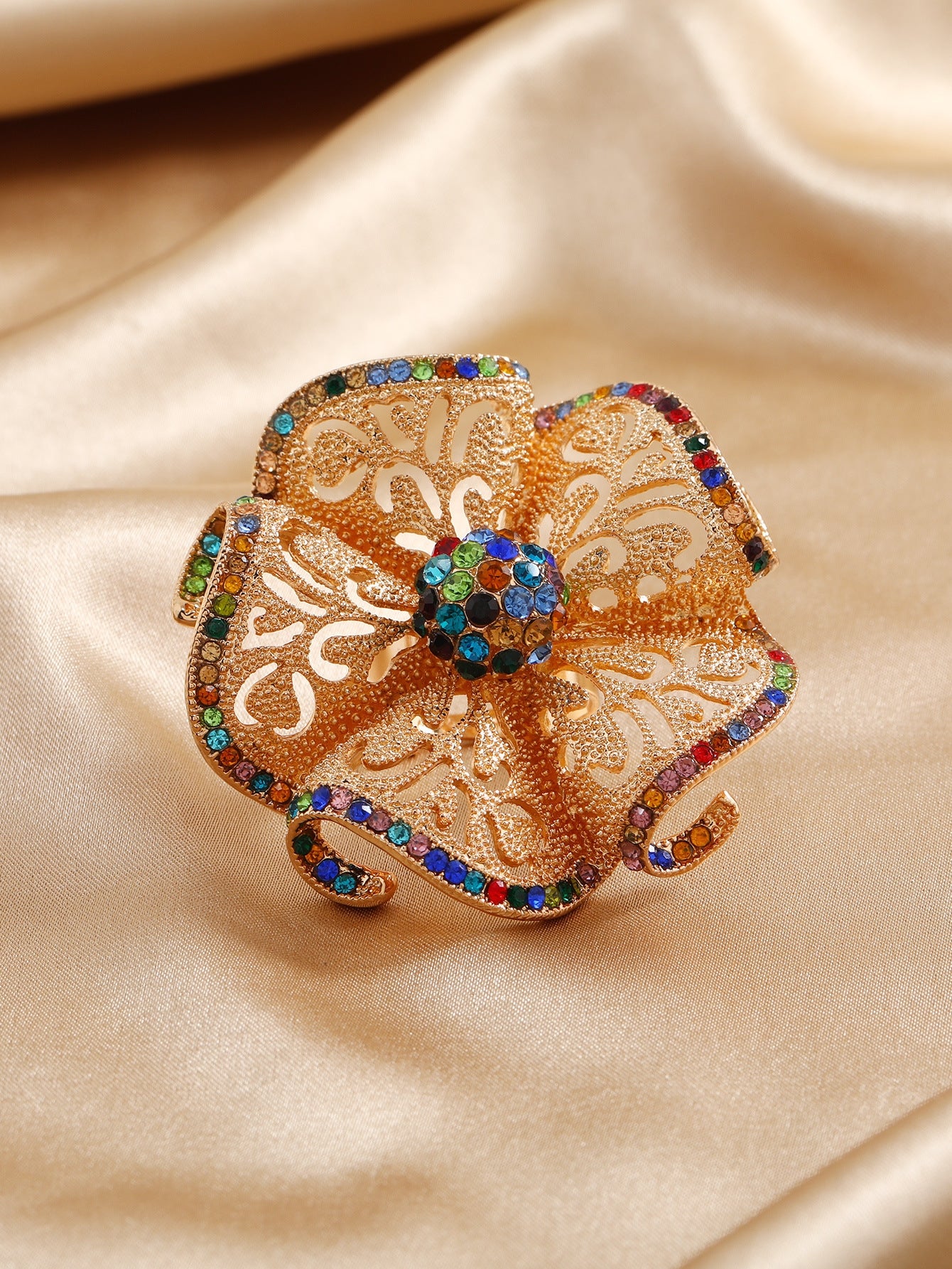 Ethnic Style Open Ring With Flowers Design, 1 PCS Package, Alloy Material With KC Golden Plated And Rhinestones Inlay